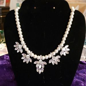 Faux Pearl/Rhinestone fashion necklace